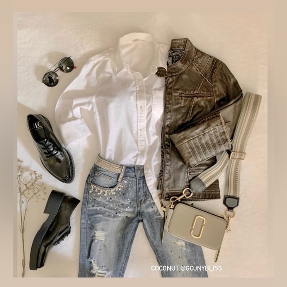 Meet your Posher, Coconut βοΈ - Picture 1 of 7